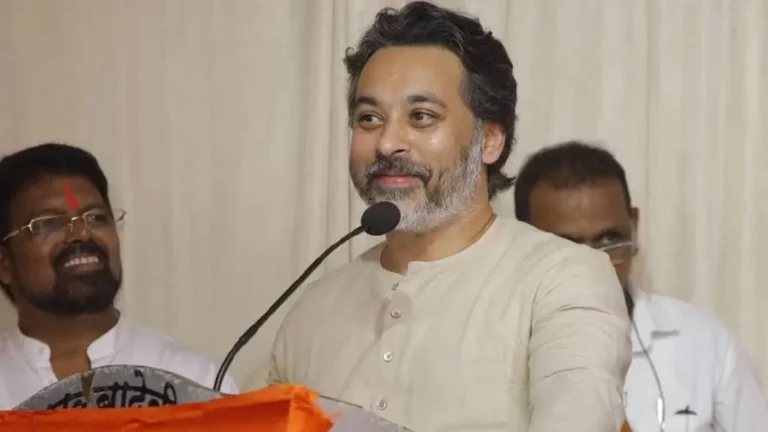 "अजून किती दाढी पिकवायची?" - निलेश राणेंची कुडाळ मालवणमधील सभा चर्चेत